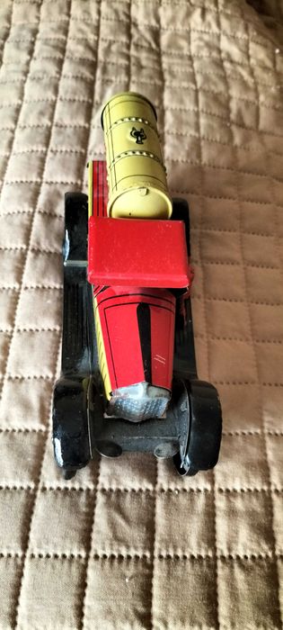 Camião em Lata Transporte Combustível