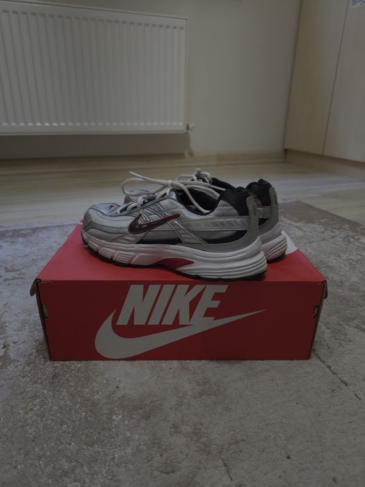 Продам кроссовки Nike