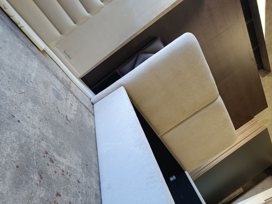 Łóżko tapicerowane w formie poduch na wymiar personalizowane łoże