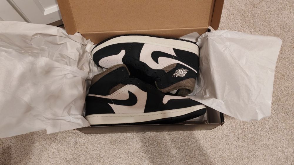 Nike Air Jordan 1 Mid SE