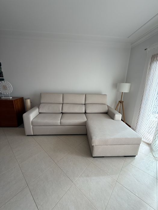 Sofa com chaise longue e cama