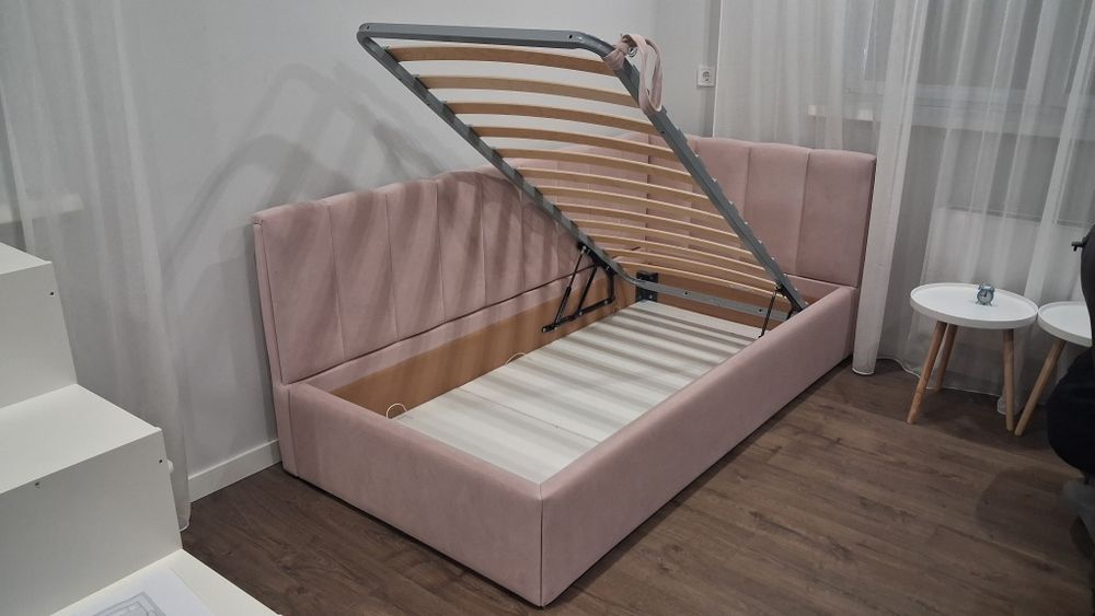 Кровать детская с матрасам