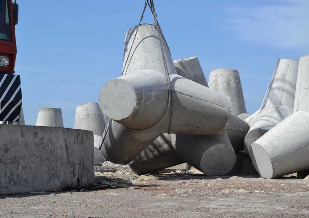 Betonowy blok mur czworonóg gwiazdoblok jeż zapora drogowa SZCZECIN