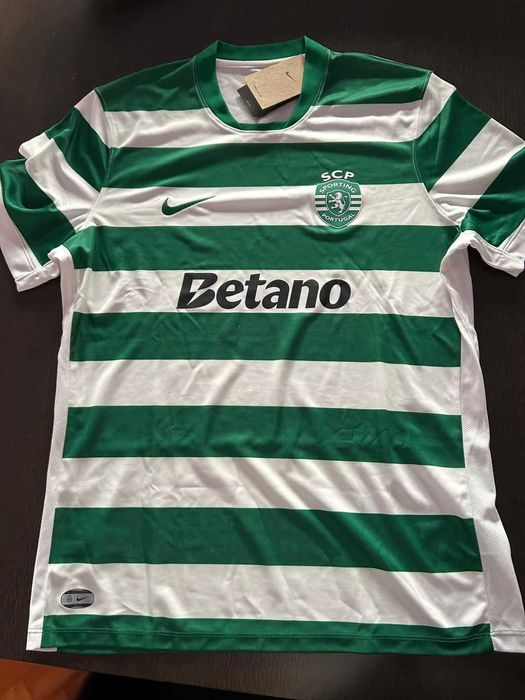 Camisola oficial do Sporting tamanho XL de adulto    A ESTREAR