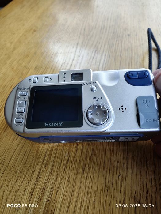 Цифровий фотоапарат Sony Cyber-shot DSC-Р1