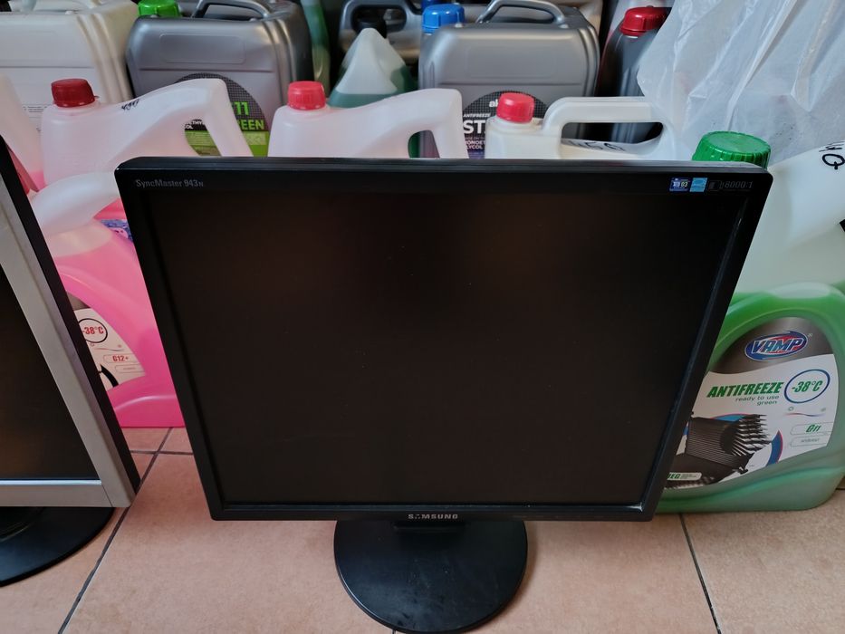 Продам манітор самсунг.