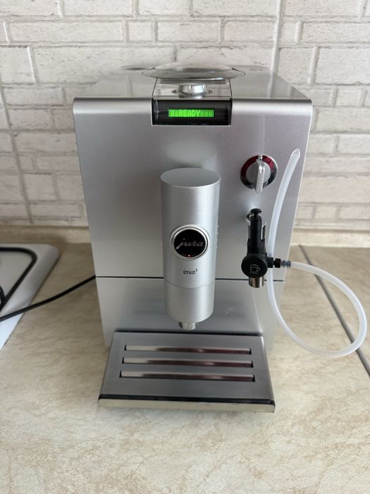 Кавомашина Jura Ena5 Piano Black Cappuccino