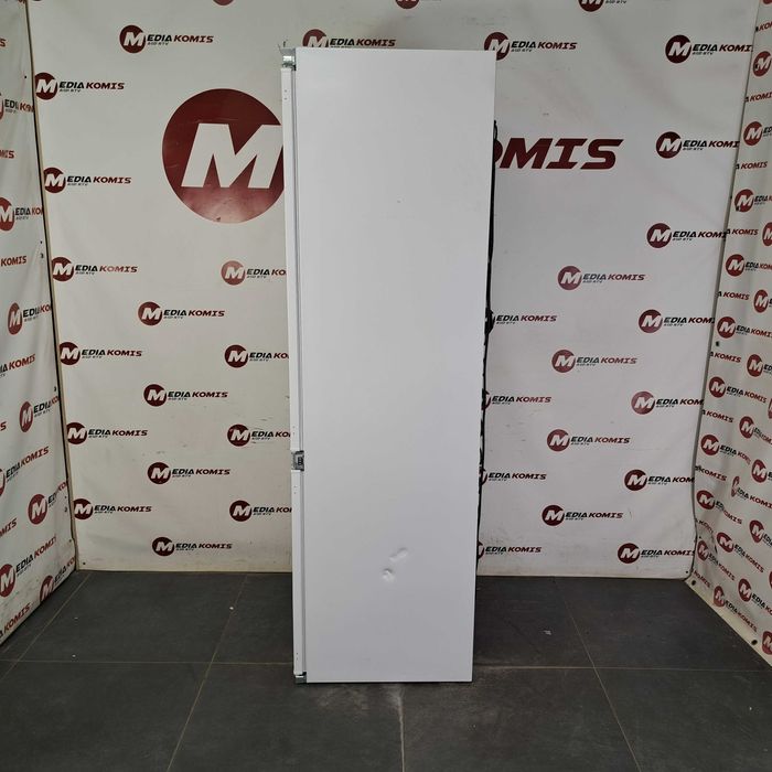 Lodówka Amica EKGCS 387 921 (2lata gwar)Klasa E / 176,9 cm wys/270 l