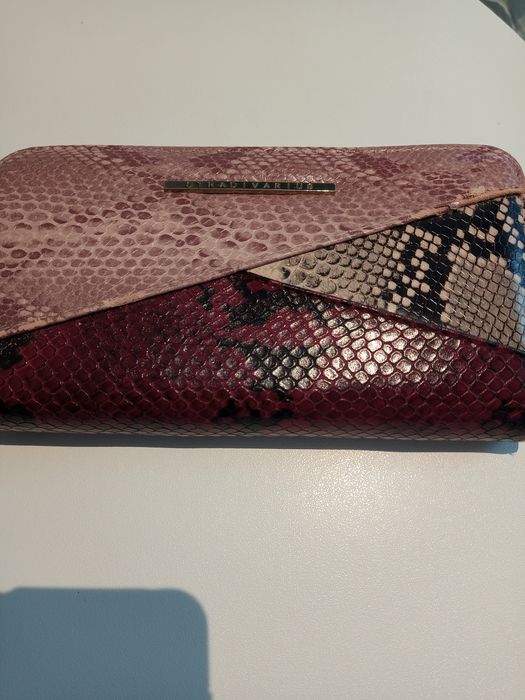 Carteira Stradivarius nova, sem uso
