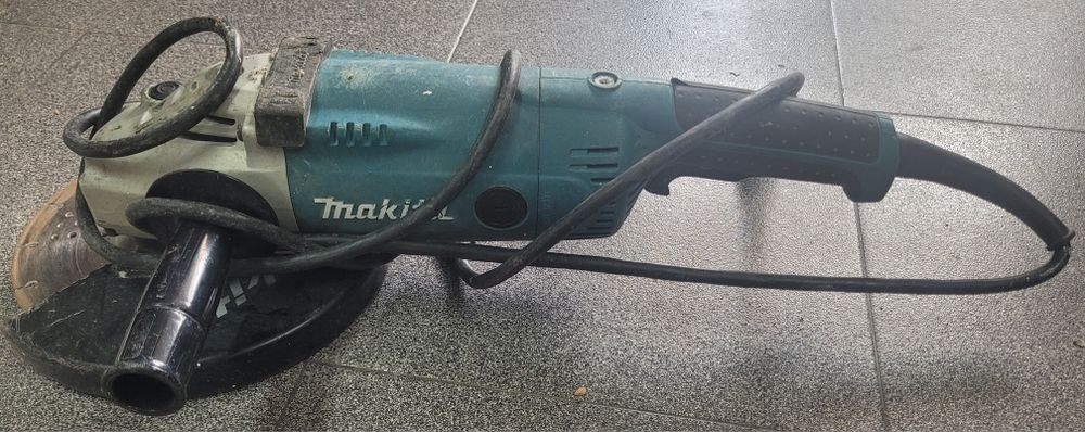 Rebarbadora Makita