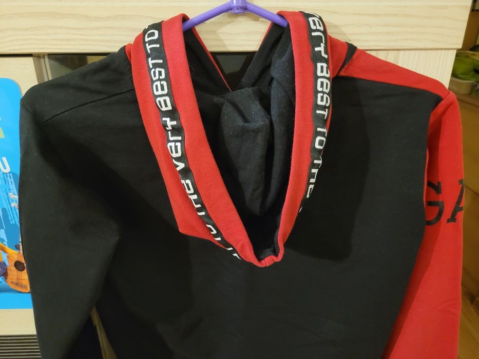 Bluza dla chłopca z kapturem 146