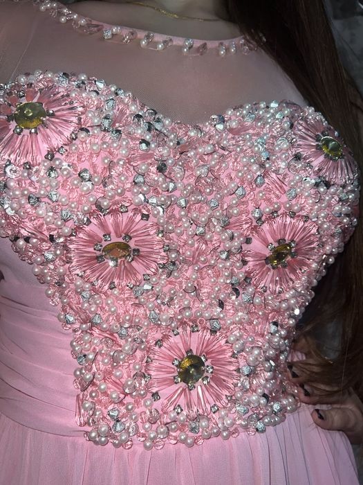 Випускна сукня рожева