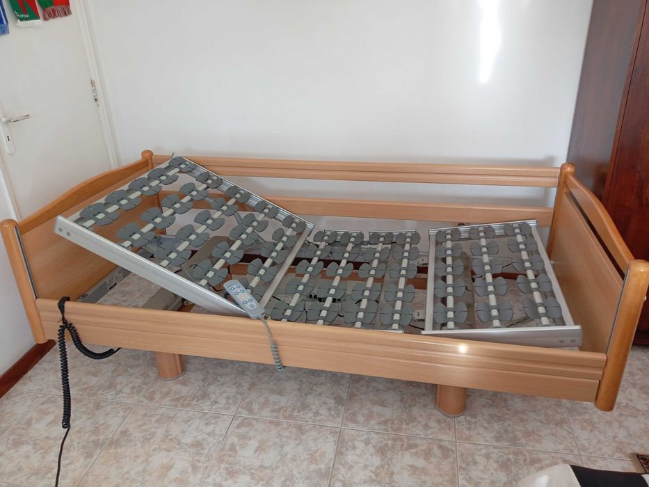 Cama articulada eléctrica de madeira