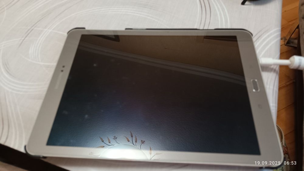 Samsung Tab S2  SM -T815