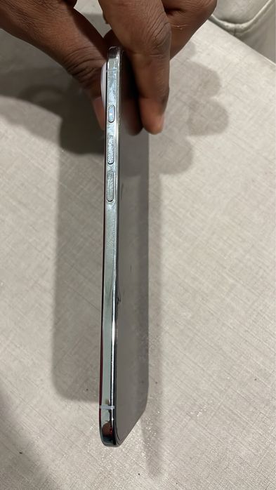 iPhone 17 Air Branco – Excelente Estado | Desbloqueado