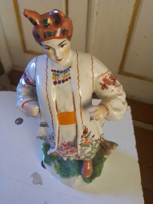 Фарфоровая статуэтка Солоха экспортный вариант