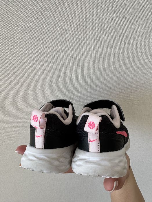 Nike кросівки для дівчинки