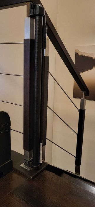 bramka ochronna zabezpieczająca schody i drzwi, rozwijana