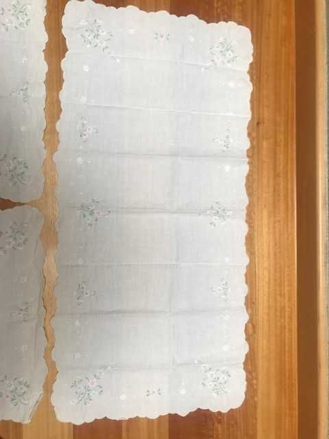 3 Napperons bordados à mão64584403391233123