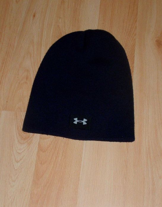 Чёрная шапка Under Armour Acrylic Beanie Wip Polo TNF ORIGINAL 26/24см