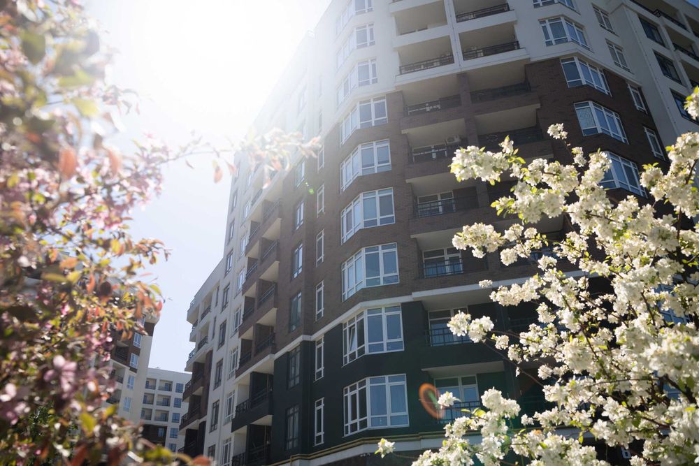 Простір для життя: Велика 2-к квартира в малоповерховому будинку