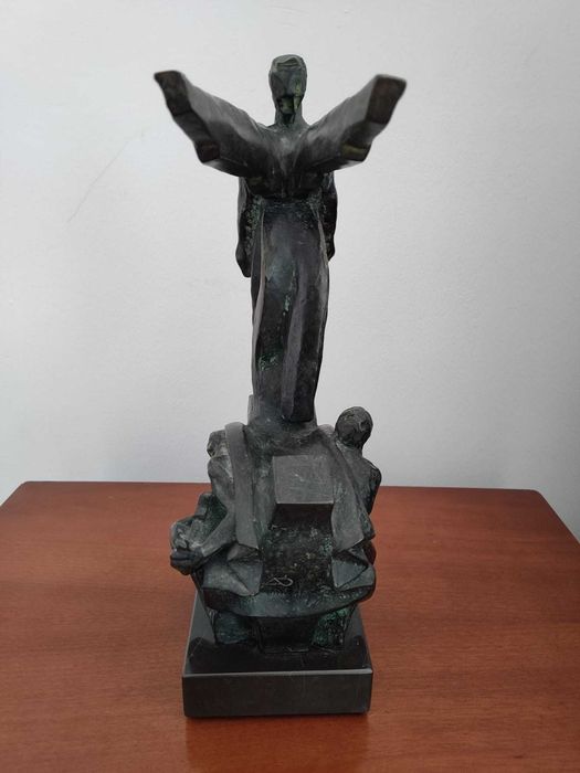 Escultura alada em bronze / trofeu SNI - escultor António Duarte
