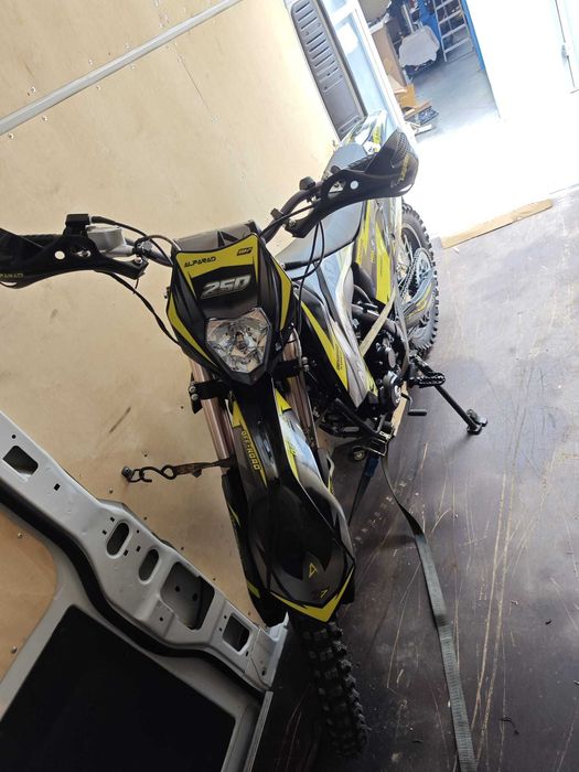 Cross Alfarad T7 250CC
