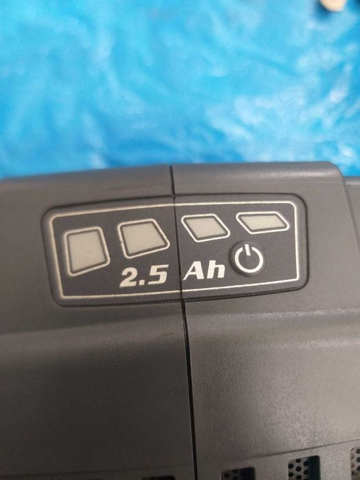 corta sebes Oleo-mac a bateria