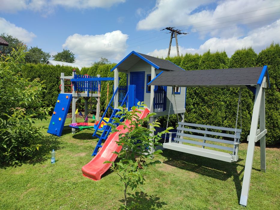 Domki dla dzieci . Plac zabaw