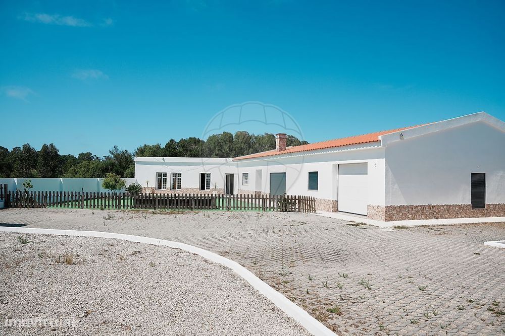 Moradia T4 para venda
