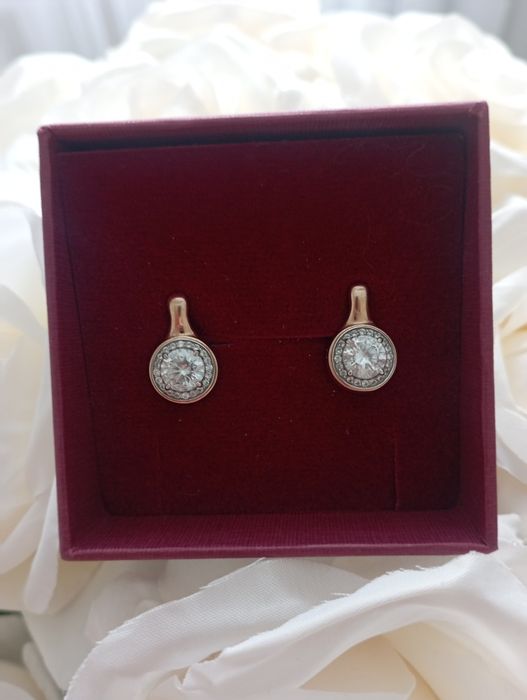 Продам сережки золото.