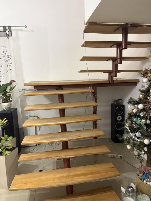 Schody modułowe jesionowe