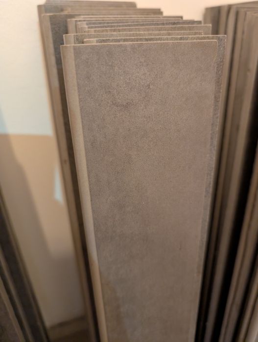 Cokoły gresowe 60x7 cm – 40 sztuk – 2 odcienie szarości