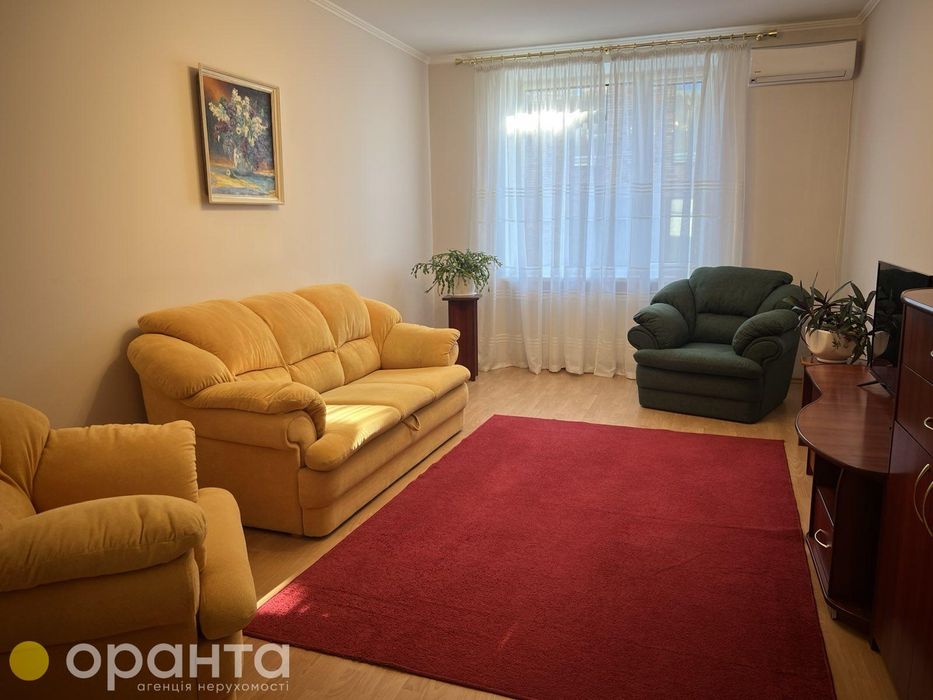 Здається 2 кім. квартира з виглядом на озеро!