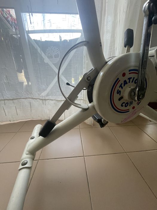 Bicicleta estática Conorstatic — em bom estado