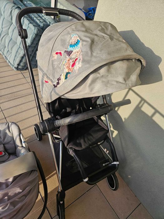 Cybex Koi – carrinho, cadeira auto + saco novo (chassis oferta)