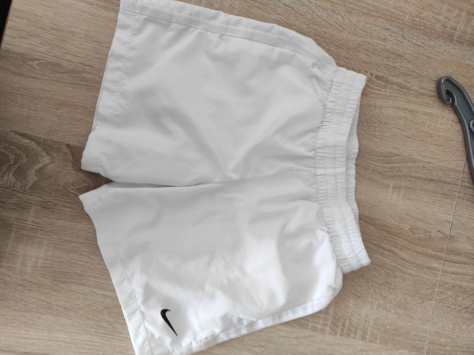 Szorty sportowe Nike rozmiar 122/6 lat