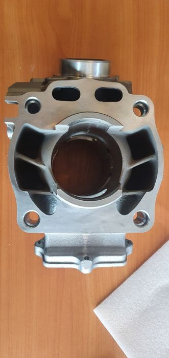Cylinder Yz 250 Nowy Oryginał 2000-22 rok wr 250 czesci Tłok