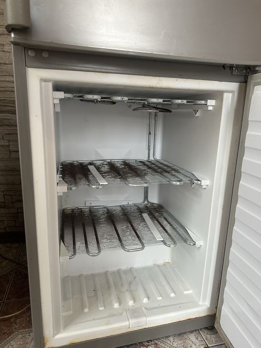 Холодильник Whirlpool