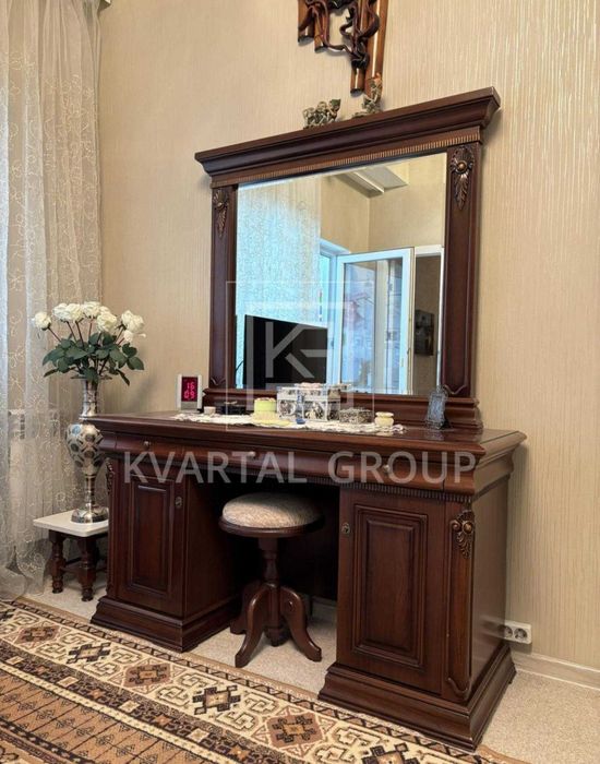 Будинок з ремонтом і ландшафтним дизайном у тихому районі!