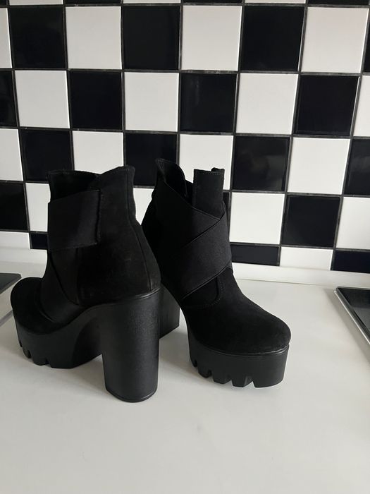 Черевики-ботільони замша 39р