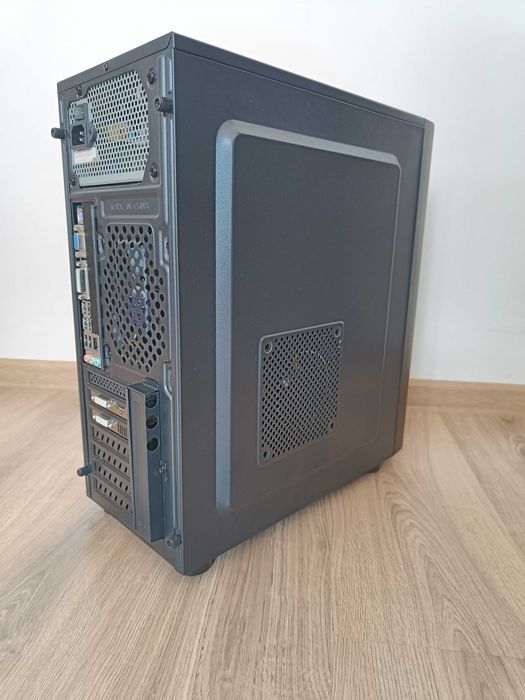 Komputer PC AMD Phenom II X4 955, Win 10 Pro, 8GB, SSD 1 TB, ATI Radeon 1 GB