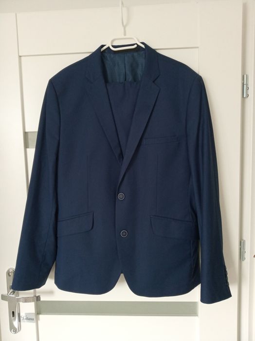 Garnitur męski granatowy slim fit studniówka wesele bierzmowanie