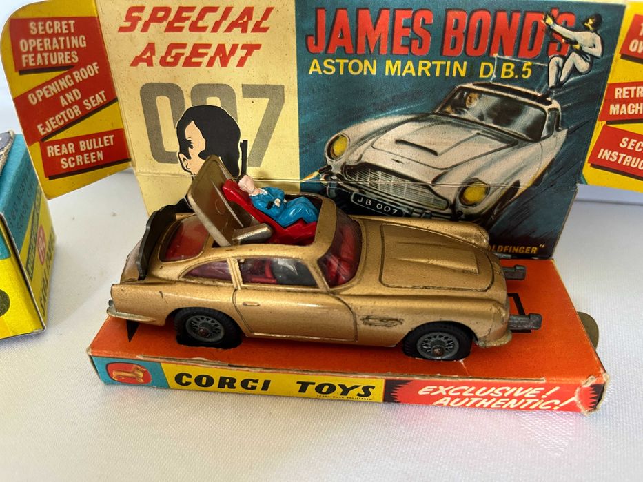 261 Corgi Toys – Aston Martin DB5 007 Original (made England), c/caixa