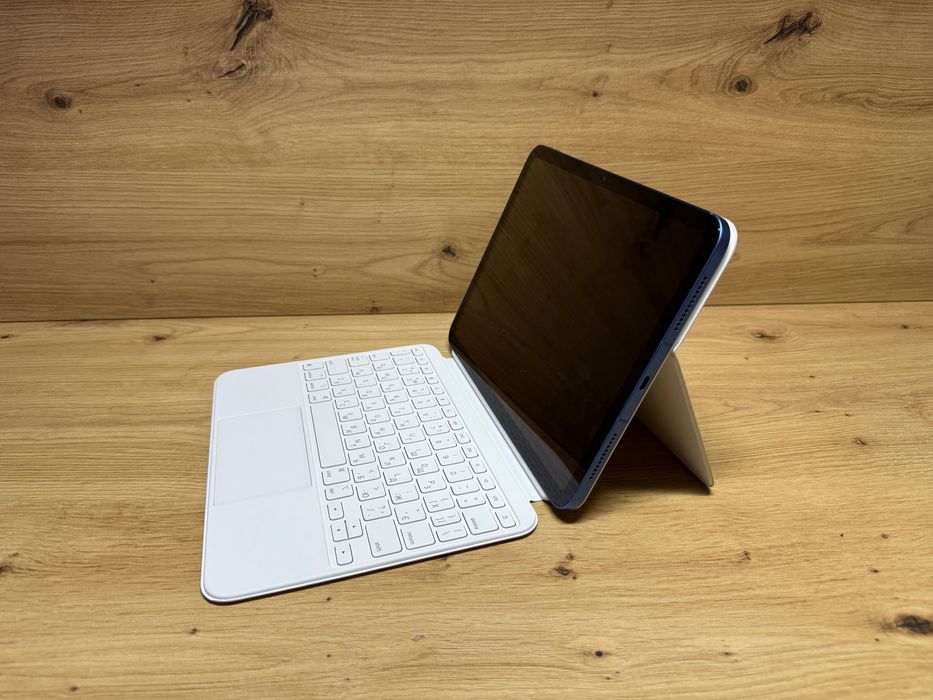 Оригінал Apple Magic Keyboard  (MQDP3) для 2025 iPad 11” ( A16 )