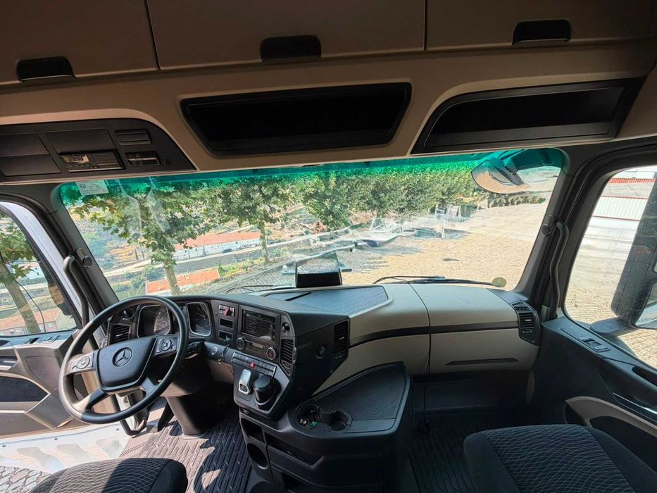 Mercedes Benz Actros 1851