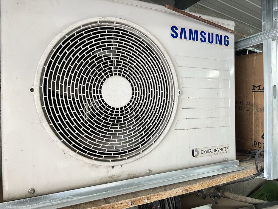 Unidade Exterior de AC 32000BTU