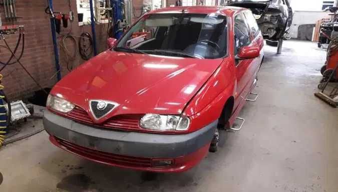 Peças NOVAS e USADAS para Alfa Romeo 145