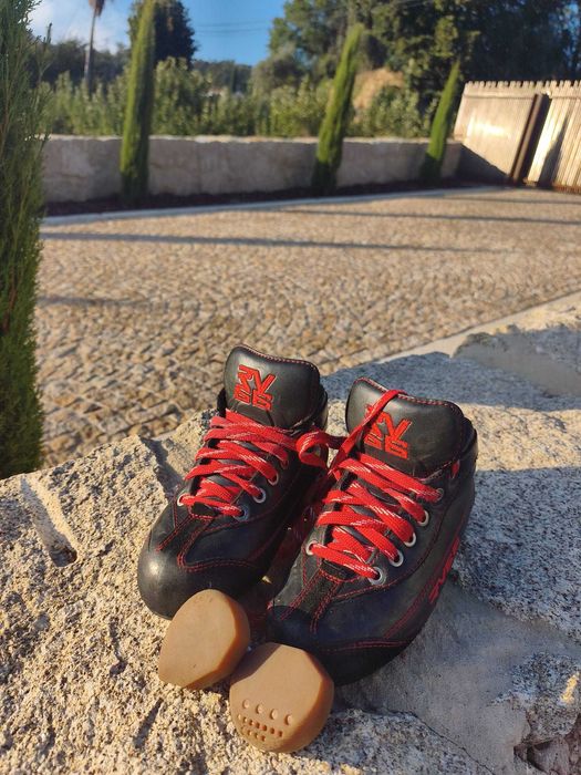 Botas RV66 Hóquei em Patins / Patinagem — Tamanho 35 (Apenas 6 meses uso)