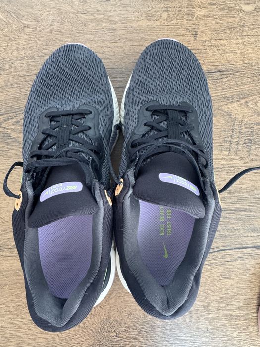 Продам кроссовки Nike react розмер 41
